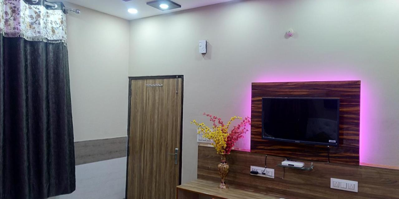 MAAN Hotel&Restaurant Alwar Bagian luar foto